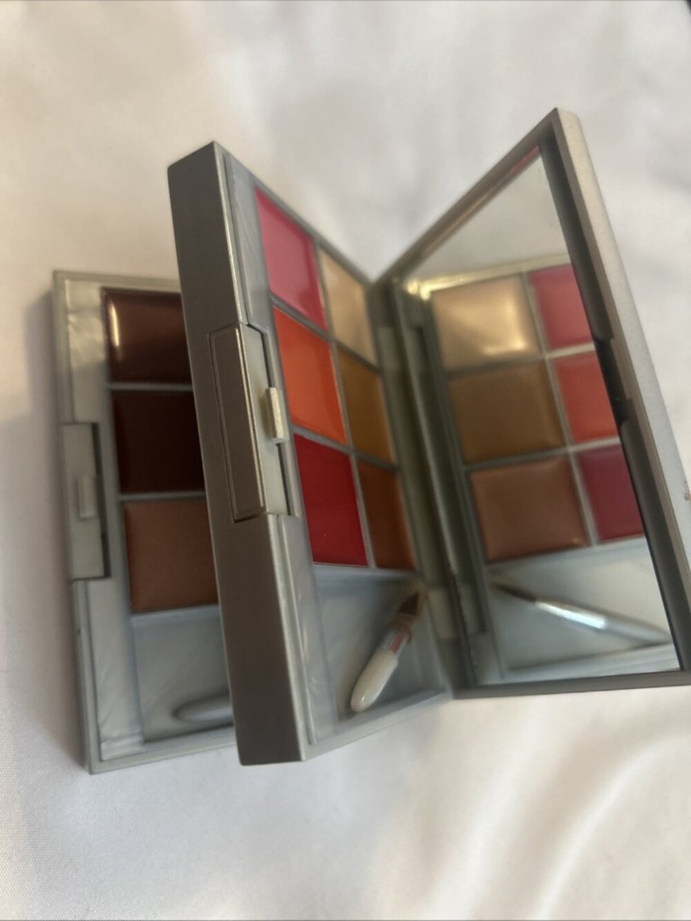 MARIO Md De LIUIGI Lip Colors lipgloss Compact 2 levels w/lip brushes MUST HAVES